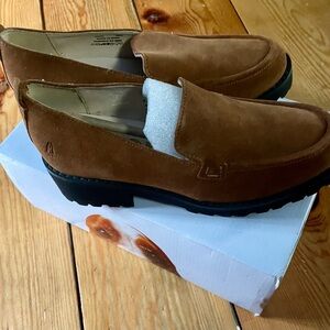 NEW IN BOX HUSH PUPPIES LUCY LOAFER SIZE 8 $119